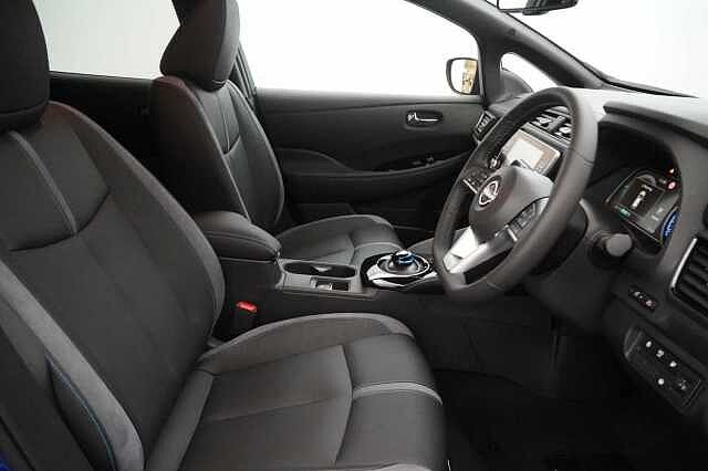 Nissan LEAF 39KW Tekna Auto with BOSE Audio and Pro Pilot Technology