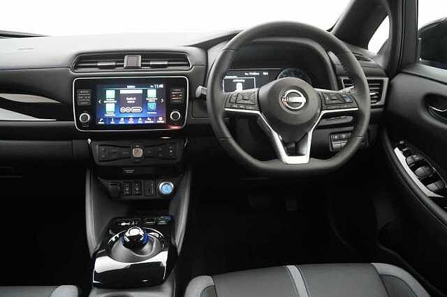 Nissan LEAF 39KW Tekna Auto with BOSE Audio and Pro Pilot Technology