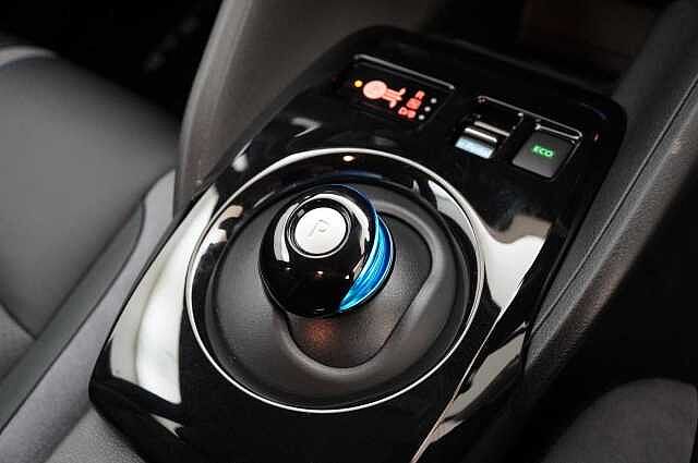Nissan LEAF 39KW Tekna Auto with BOSE Audio and Pro Pilot Technology