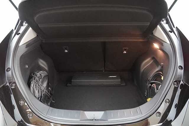 Nissan LEAF 39KW Tekna Auto with BOSE Audio and Pro Pilot Technology