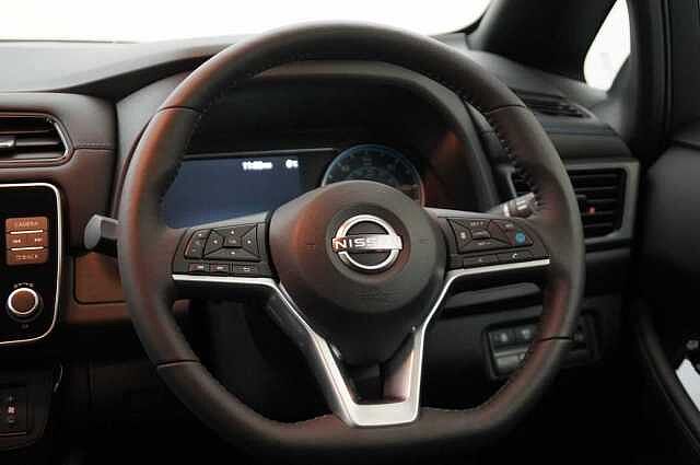 Nissan LEAF 39KW Tekna Auto with BOSE Audio and Pro Pilot Technology