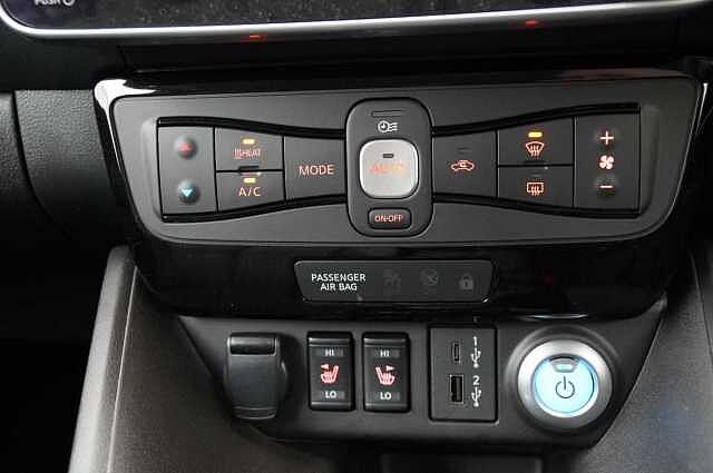 Nissan LEAF 39KW Tekna Auto with BOSE Audio and Pro Pilot Technology