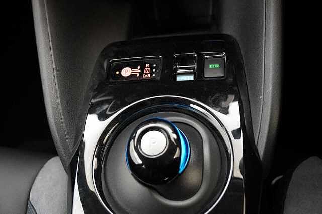 Nissan LEAF 39KW Tekna Auto with BOSE Audio and Pro Pilot Technology