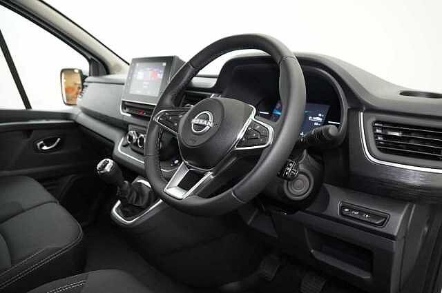Nissan Primastar 2.0 dCi 110 Tekna L2 H1 3.0T 6 Seat Crew Van