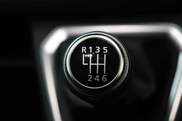 Nissan Primastar 2.0 dCi 110 Tekna L2 H1 3.0T 6 Seat Crew Van