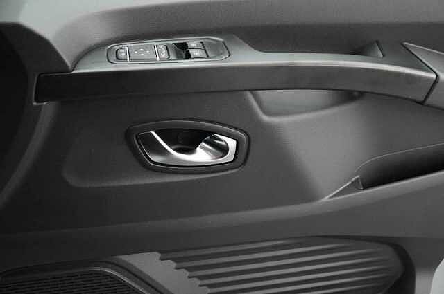 Nissan Primastar 2.0 dCi 110 Tekna L2 H1 3.0T 6 Seat Crew Van