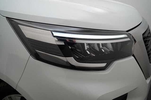 Nissan Primastar 2.0 dCi 110 Tekna L2 H1 3.0T 6 Seat Crew Van