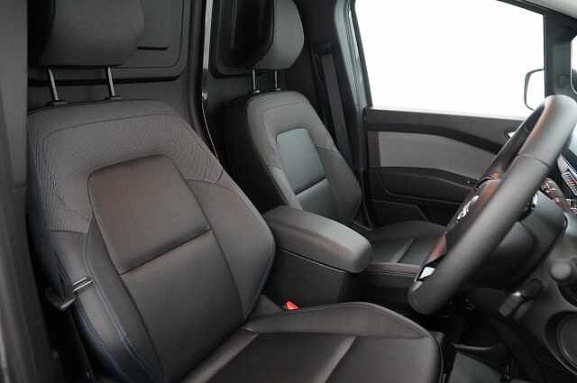 Nissan Townstar EV 45KW Tekna Auto L1 H1 Van with Sat Nav and Rear View Camera