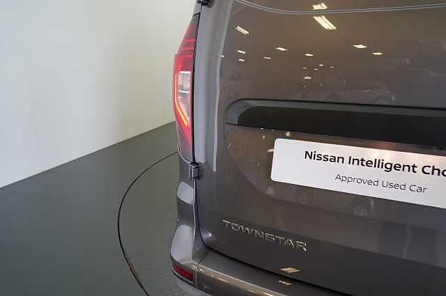 Nissan Townstar EV 45KW Tekna Auto L1 H1 Van with Sat Nav and Rear View Camera