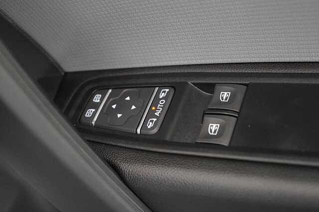 Nissan Townstar EV 45KW Tekna Auto L1 H1 Van with Sat Nav and Rear View Camera