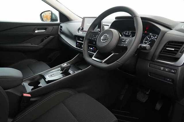 Nissan Qashqai 1.3 DIG-T MH 158 Acenta Premium X-Tronic Auto with Rear View Camera