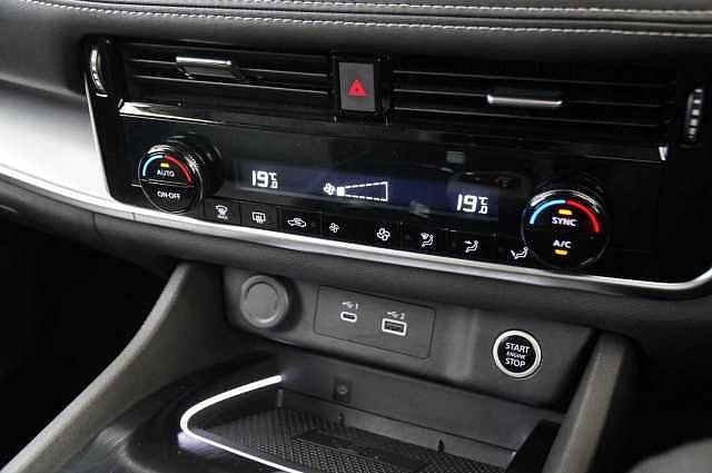 Nissan X-Trail 1.5 VC-T MH 163 N-Connecta X-Tronic Auto with 5 Seats + Nav and 360 Cameras