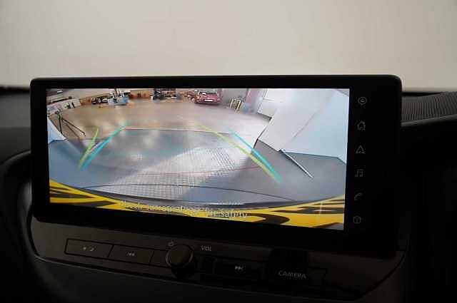 Nissan Juke 1.0 DIG-T 114 N-Connecta with Sat Nav and Rear View Camera