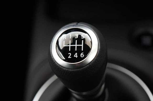 Nissan Juke 1.0 DIG-T 114 N-Connecta with Sat Nav and Rear View Camera