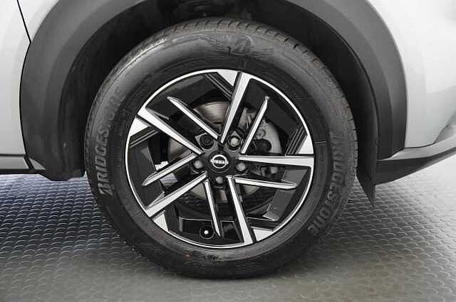 Nissan Juke 1.0 DIG-T 114 N-Connecta with Sat Nav and Rear View Camera