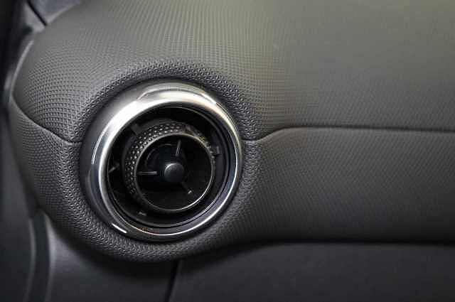 Nissan Juke 1.0 DIG-T 114 N-Connecta with Sat Nav and Rear View Camera