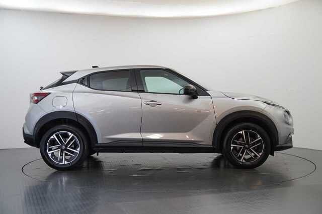 Nissan Juke 1.0 DIG-T 114 N-Connecta with Sat Nav and Rear View Camera