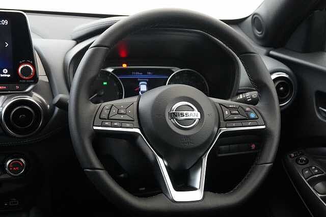 Nissan Juke 1.0 DIG-T 114 Tekna with BOSE Audio and Drive Assist Technology