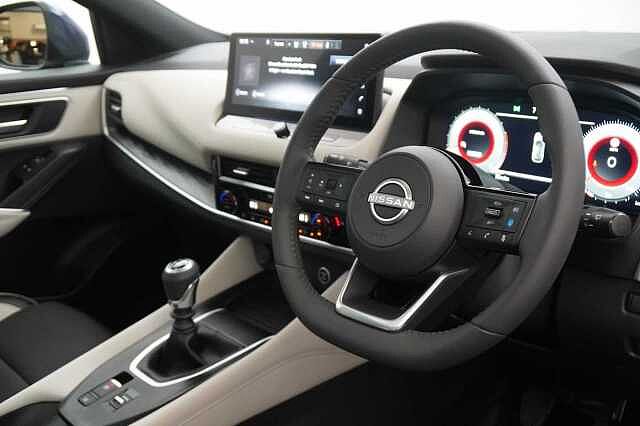 Nissan Qashqai 1.3 DIG-T MH 140 Tekna with Glass Roof and Drive Assist Technology