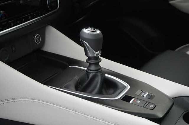 Nissan Qashqai 1.3 DIG-T MH 140 Tekna with Glass Roof and Drive Assist Technology