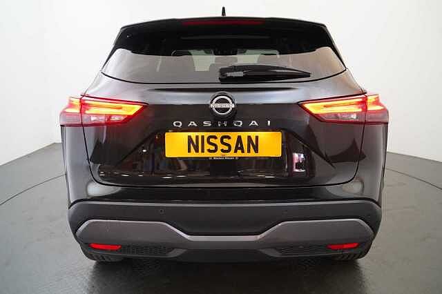 Nissan Qashqai 1.3 DIG-T MH 140 Tekna with Glass Roof and Drive Assist Technology