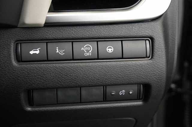 Nissan Qashqai 1.3 DIG-T MH 140 Tekna with Glass Roof and Drive Assist Technology