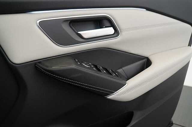 Nissan Qashqai 1.3 DIG-T MH 140 Tekna with Glass Roof and Drive Assist Technology