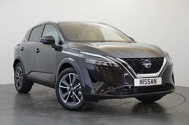 Nissan Qashqai 1.3 DIG-T MH 140 Tekna with Glass Roof and Drive Assist Technology