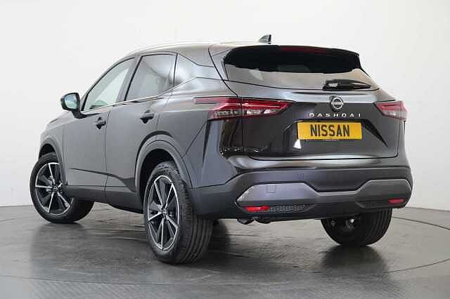 Nissan Qashqai 1.3 DIG-T MH 140 Tekna with Glass Roof and Drive Assist Technology