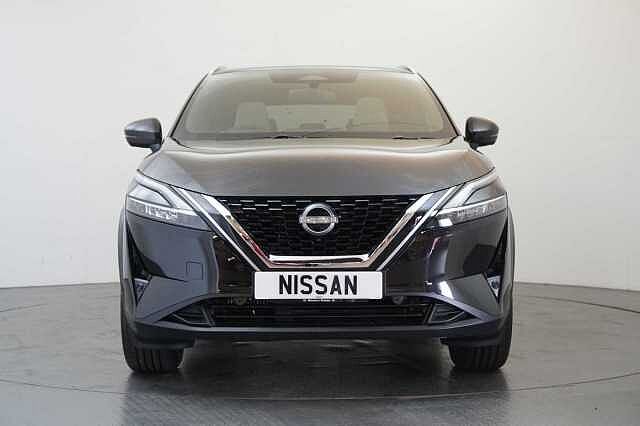 Nissan Qashqai 1.3 DIG-T MH 140 Tekna with Glass Roof and Drive Assist Technology