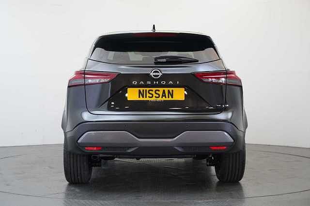 Nissan Qashqai 1.3 DIG-T MH 140 Tekna with Glass Roof and Drive Assist Technology