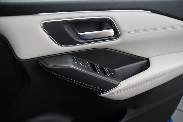 Nissan Qashqai 1.3 DIG-T MH 140 Tekna with Glass Roof and Drive Assist Technology