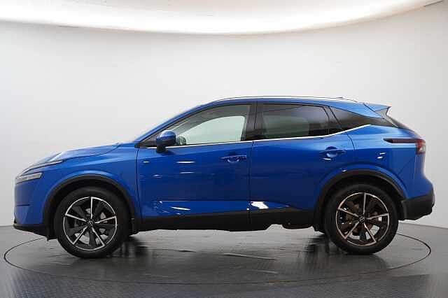 Nissan Qashqai 1.3 DIG-T MH 140 Tekna with Glass Roof and Drive Assist Technology