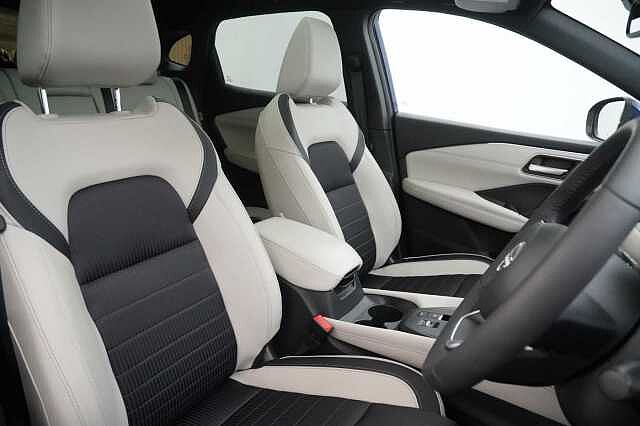 Nissan Qashqai 1.3 DIG-T MH 140 Tekna with Glass Roof and Drive Assist Technology