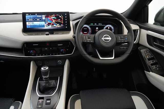 Nissan Qashqai 1.3 DIG-T MH 140 Tekna with Glass Roof and Drive Assist Technology