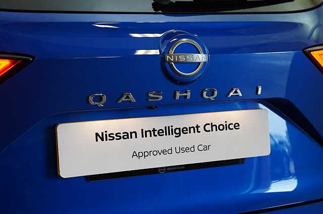 Nissan Qashqai 1.3 DIG-T MH 140 Tekna with Glass Roof and Drive Assist Technology
