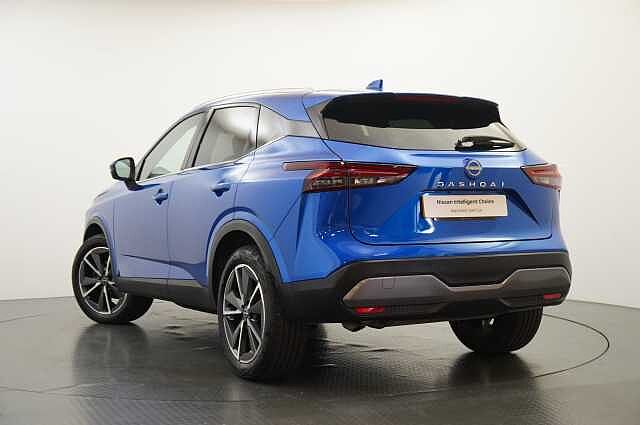 Nissan Qashqai 1.3 DIG-T MH 140 Tekna with Glass Roof and Drive Assist Technology