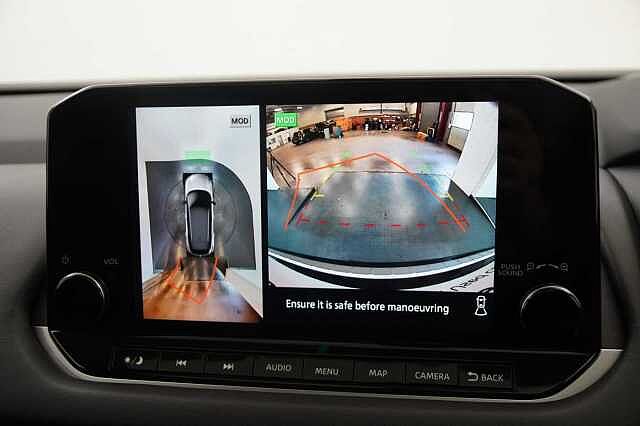 Nissan Qashqai 1.3 DIG-T MH 140 N-Connecta with Glass Roof Pack and Tech Pack Upgrades