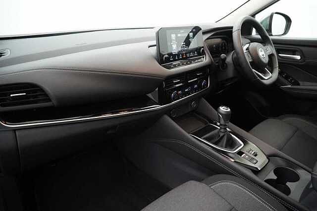 Nissan Qashqai 1.3 DIG-T MH 140 N-Connecta with Glass Roof Pack and Tech Pack Upgrades