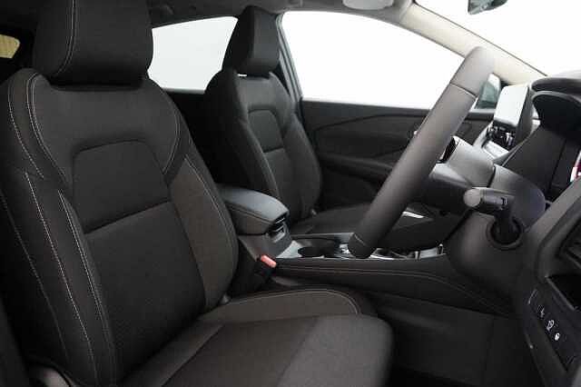 Nissan Qashqai 1.3 DIG-T MH 140 N-Connecta with Glass Roof Pack and Tech Pack Upgrades