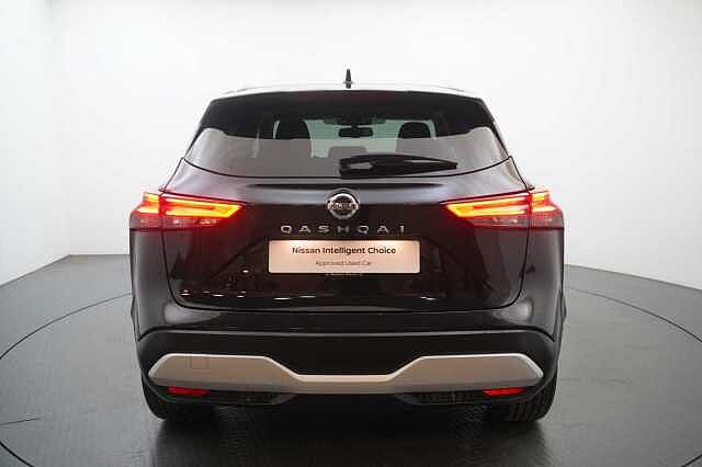 Nissan Qashqai 1.3 DIG-T MH 140 N-Connecta with Glass Roof Pack and Tech Pack Upgrades