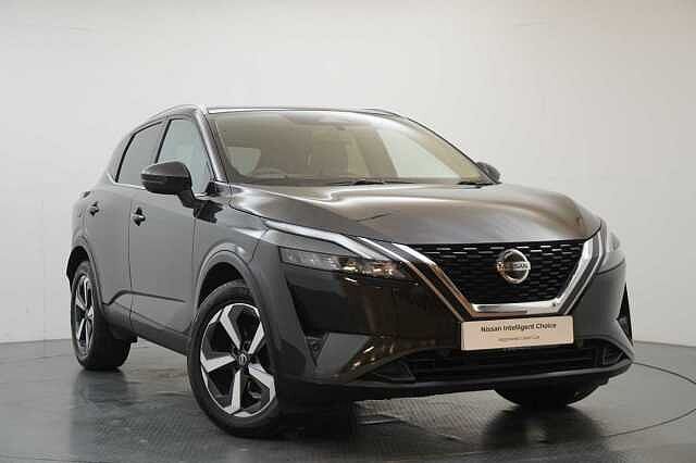 Nissan Qashqai 1.3 DIG-T MH 140 N-Connecta with Glass Roof Pack and Tech Pack Upgrades