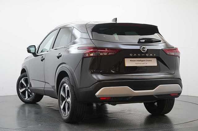 Nissan Qashqai 1.3 DIG-T MH 140 N-Connecta with Glass Roof Pack and Tech Pack Upgrades