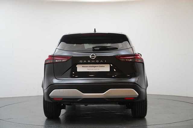 Nissan Qashqai 1.3 DIG-T MH 140 N-Connecta with Glass Roof Pack and Tech Pack Upgrades