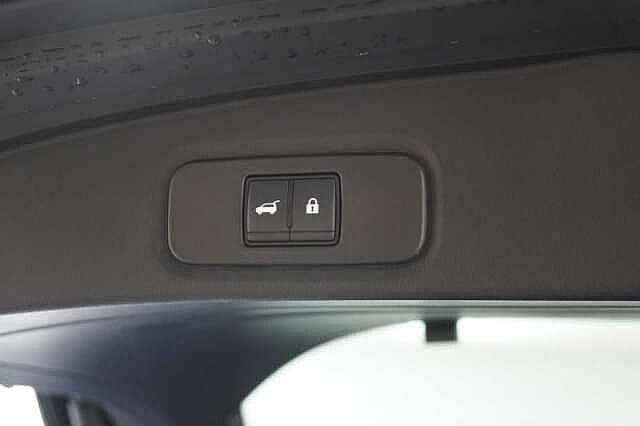 Nissan Qashqai 1.3 DiG-T MH 158 2WD Tekna X-Tronic Auto with Glass Roof and Pro Pilot