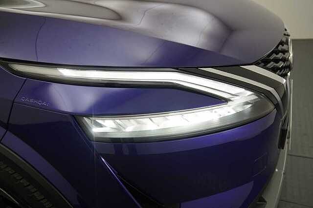 Nissan Qashqai 1.3 DiG-T MH 158 2WD Tekna X-Tronic Auto with Glass Roof and Pro Pilot