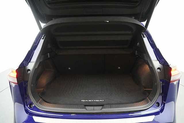 Nissan Qashqai 1.3 DiG-T MH 158 2WD Tekna X-Tronic Auto with Glass Roof and Pro Pilot