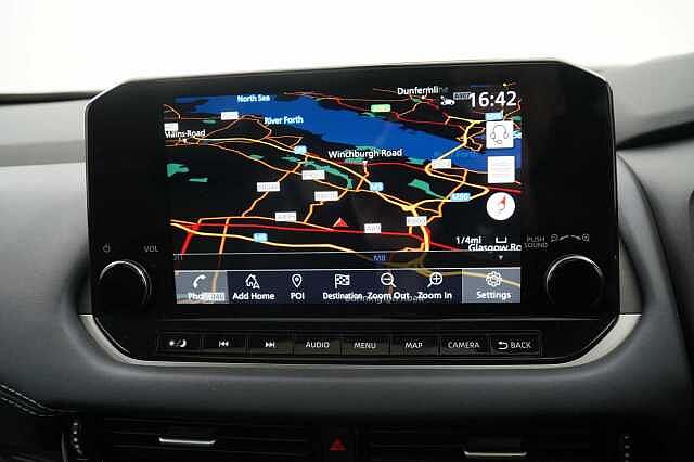 Nissan Qashqai 1.3 DiG-T MH 158 2WD Tekna X-Tronic Auto with Glass Roof and Pro Pilot