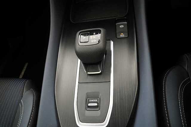 Nissan Qashqai 1.3 DiG-T MH 158 2WD Tekna X-Tronic Auto with Glass Roof and Pro Pilot