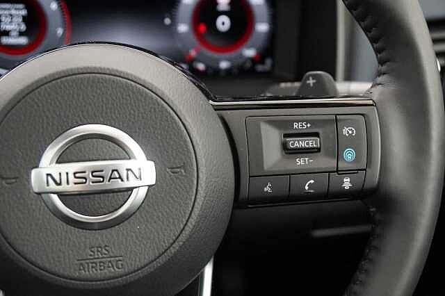 Nissan Qashqai 1.3 DiG-T MH 158 2WD Tekna X-Tronic Auto with Glass Roof and Pro Pilot